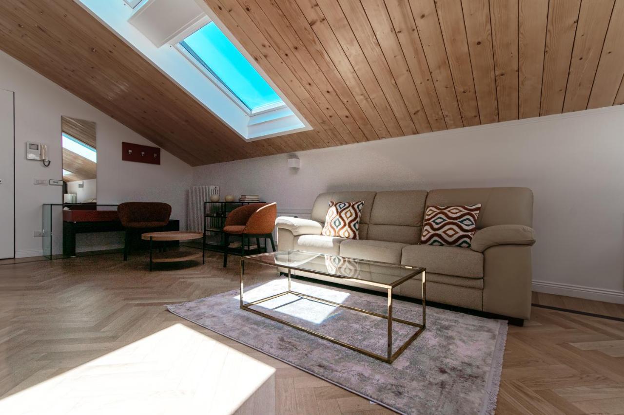 Апартаменти Attic 64 - The House Of Travelers Комо Екстер'єр фото