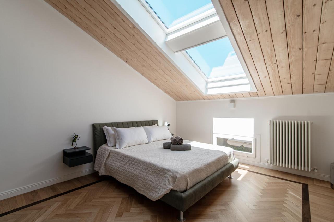 Апартаменти Attic 64 - The House Of Travelers Комо Екстер'єр фото